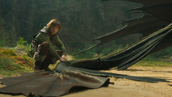 Na 5 jaar verschijnt vervolg op Netflix-film, gevaarlijke drakenstunt gaat mis en nieuwe sensatie op HBO Max Na 5 jaar verschijnt vervolg op Netflix-film, gevaarlijke drakenstunt gaat mis en nieuwe sensatie op HBO Max